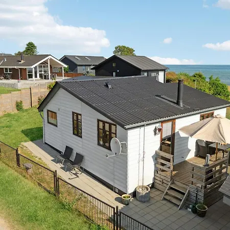 Cozy In With House Sea View Holiday home